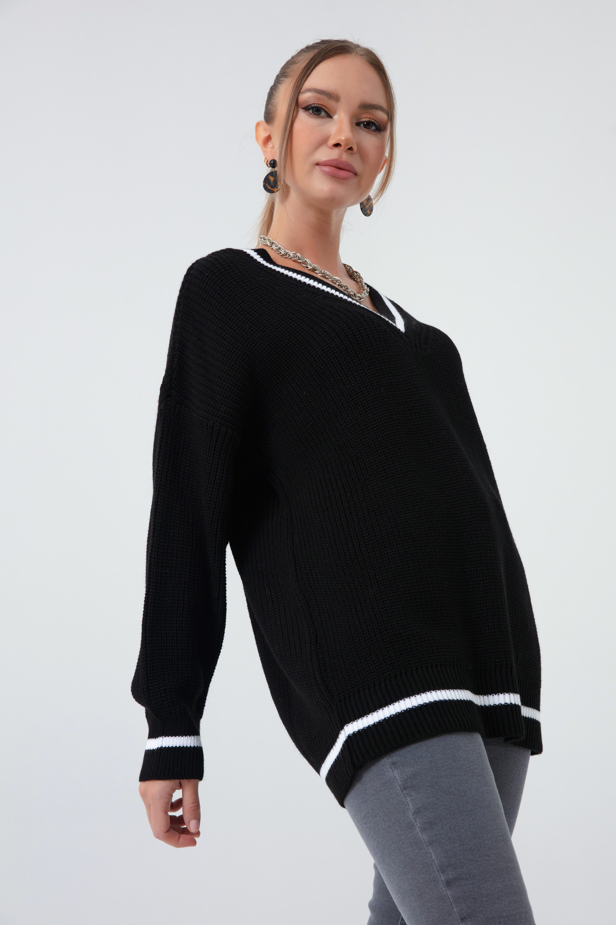 Women's Black Collar Line Detailed Sweater